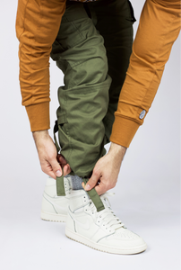 HOW TO STYLE THE UTILITY CARGO PANT - VIDEO